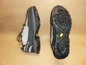 ソール交換（LA SPORTIVA）