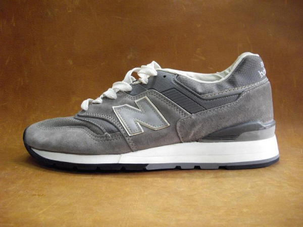 ソール貼り直し（New Balance 997）