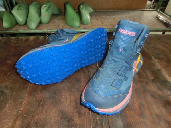 ホカオネオネ（HOKA）をヴィブラムソールを使用してソール交換！Vibram7132