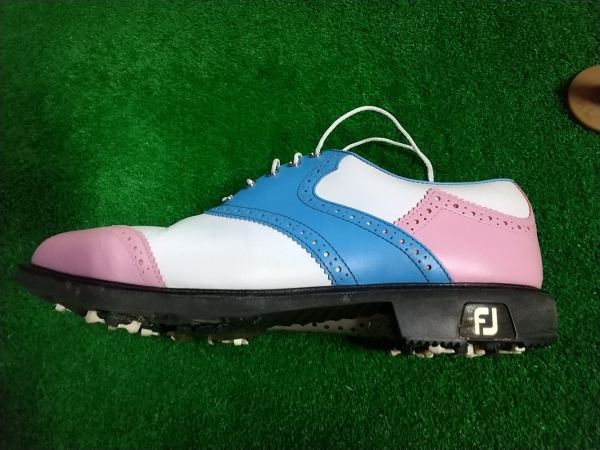 フットジョイ（Footjoy）フットジョイクラシックをスパイクレスへソール交換！