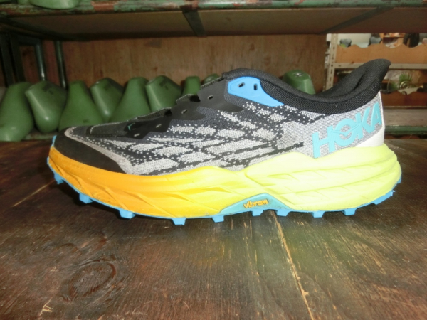 ホカオネオネ(HOKA)スピードゴート5のソール交換について