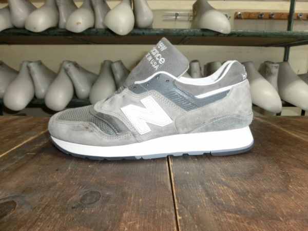 ニューバランス997のミッド修正およびソール貼り直し
