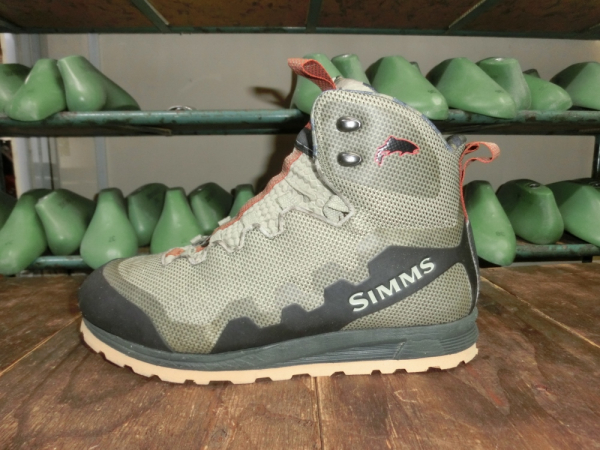 シムス（SIMMS）ウェーディングシューズをVibram ANGLERソールに交換！