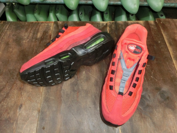 ナイキエアマックス95（NIKE AIR MAX 95 OGHABANERO RED）ソール交換について！