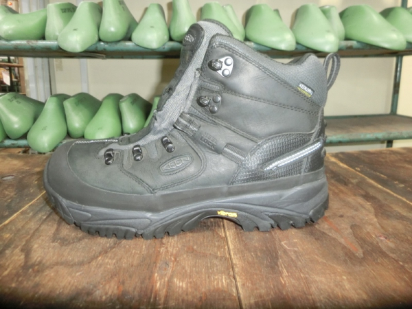 キーン（KEEN）ピッツバーグエナーシックス ソール交換について