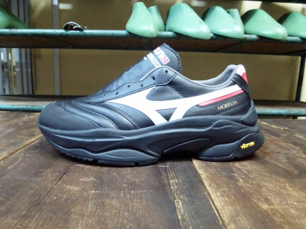 ミズノ（モレリア）サッカーシューズをヴィブラムソールでソールカスタム！