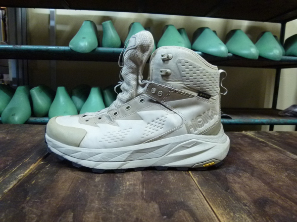 ホカオネオネ（HOKA)カハGTXのソール交換について！